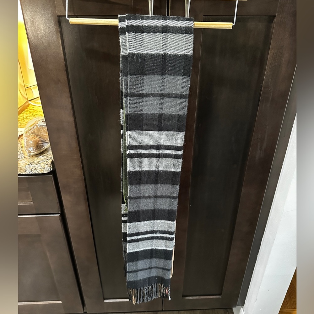 Black and gray plaid acrylic scarf